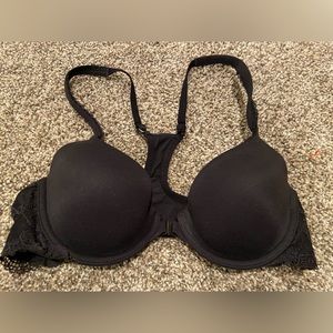 Victoria’s Secret razorback front clasp bra. Lightly lined
